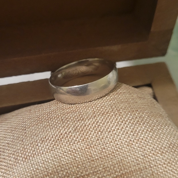 Men's 14k White Gold 6MM Light Comfort-Fit Wedding Band - Picture 4 of 7